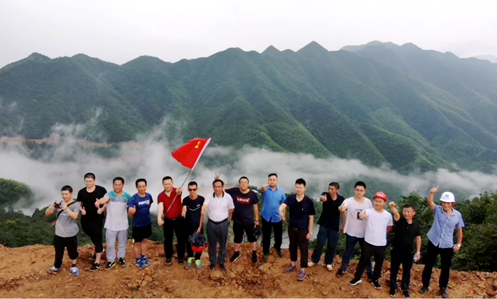 黨旗飄揚(yáng)聚力量 黨建引領(lǐng)助發(fā)展