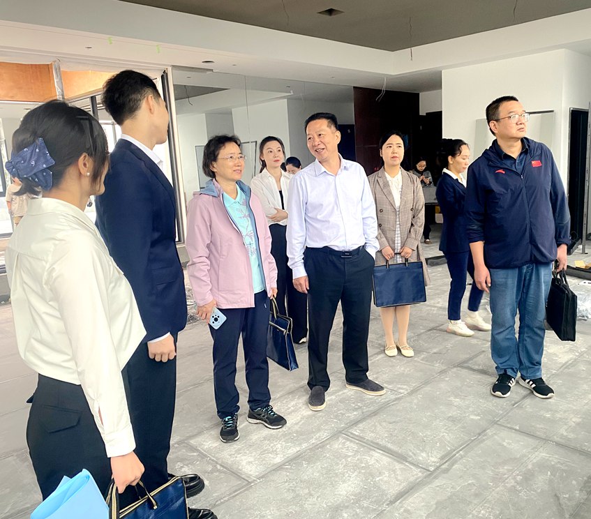 全國總工會(huì)領(lǐng)導(dǎo)蒞臨我司調(diào)研指導(dǎo) 職工陣地建設(shè)工作
