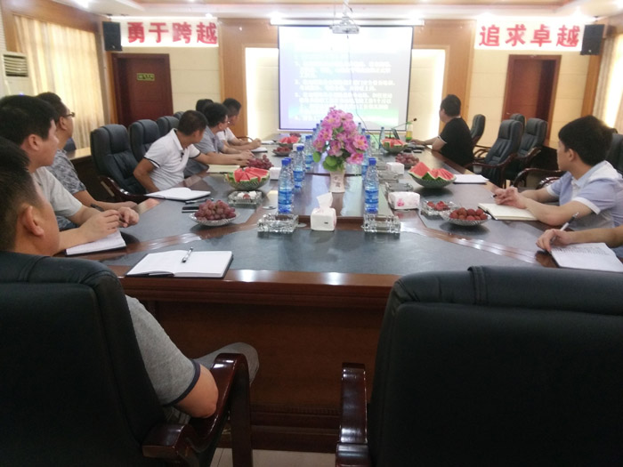 益婁高速公路第十四合同段項目部開展安全培訓(xùn)活動